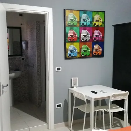 לינה וארוחת בוקר Colors